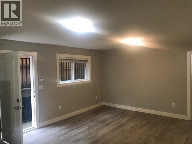 13XX Hames Cres in Coquitlam, BC - Building Photo - Building Photo