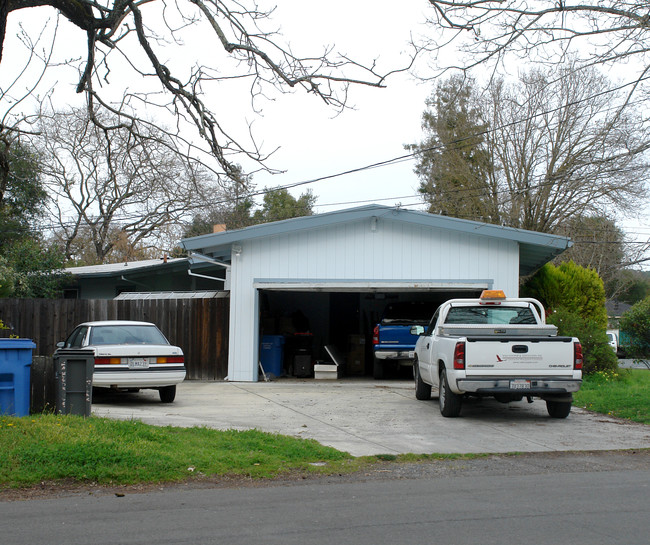 1603 North St in Santa Rosa, CA - Foto de edificio - Building Photo