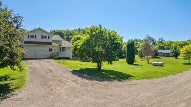 645 US-12 in Montrose, MN - Building Photo - Building Photo