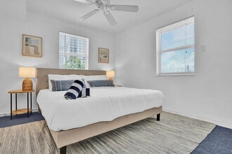 851 N Surf Rd in Hollywood, FL - Building Photo - Building Photo