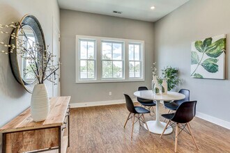 2012 D St NE, Unit APT 4 in Washington, DC - Building Photo - Building Photo