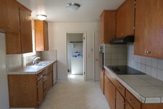 614 Martinelli St in Watsonville, CA - Foto de edificio - Building Photo