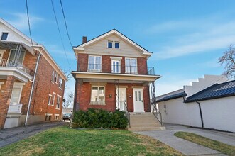 2905 Robertson Ave, Unit #1 in Cincinnati, OH - Foto de edificio - Building Photo