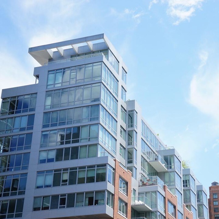 303 E 33rd St in New York, NY - Building Photo