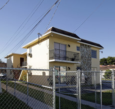 1534 SW 4th St in Miami, FL - Building Photo - Building Photo