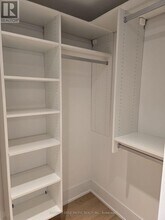 10-310 Inn On The Pk Dr in Toronto, ON - Building Photo - Building Photo