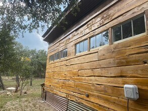 10518 Signal Hill Rd in Austin, TX - Building Photo - Building Photo