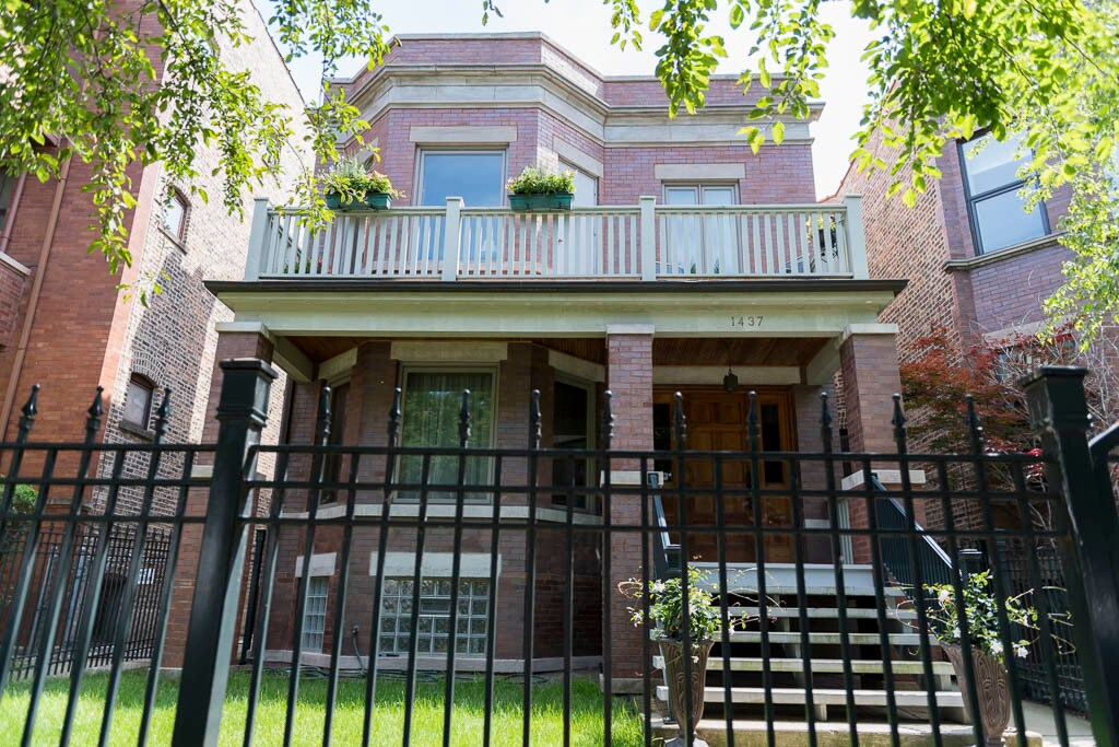 1437 W Olive Ave, Unit 2 in Chicago, IL - Building Photo