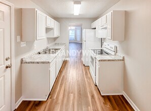 7250 Oakley Ct in Union City, GA - Building Photo - Building Photo