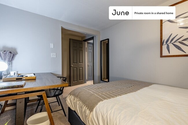 Private bedroom in 5 bed/3 bath Home in Boston, MA - Building Photo - Building Photo