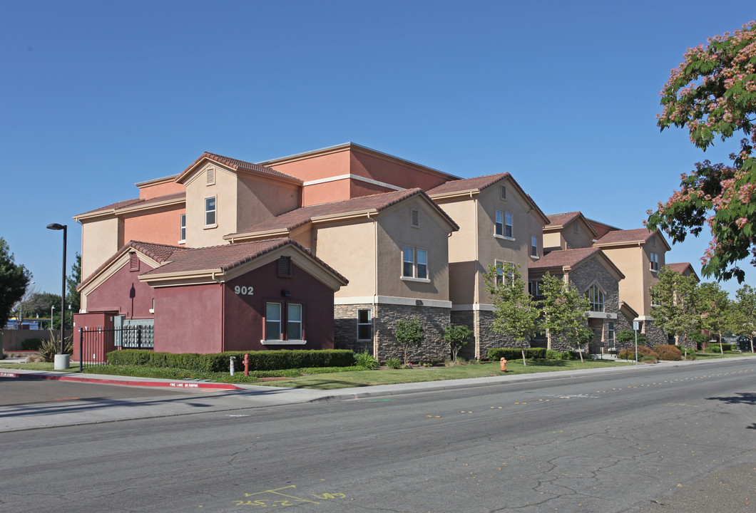 Tracy Place Senior Apartments in Tracy, CA - Building Photo