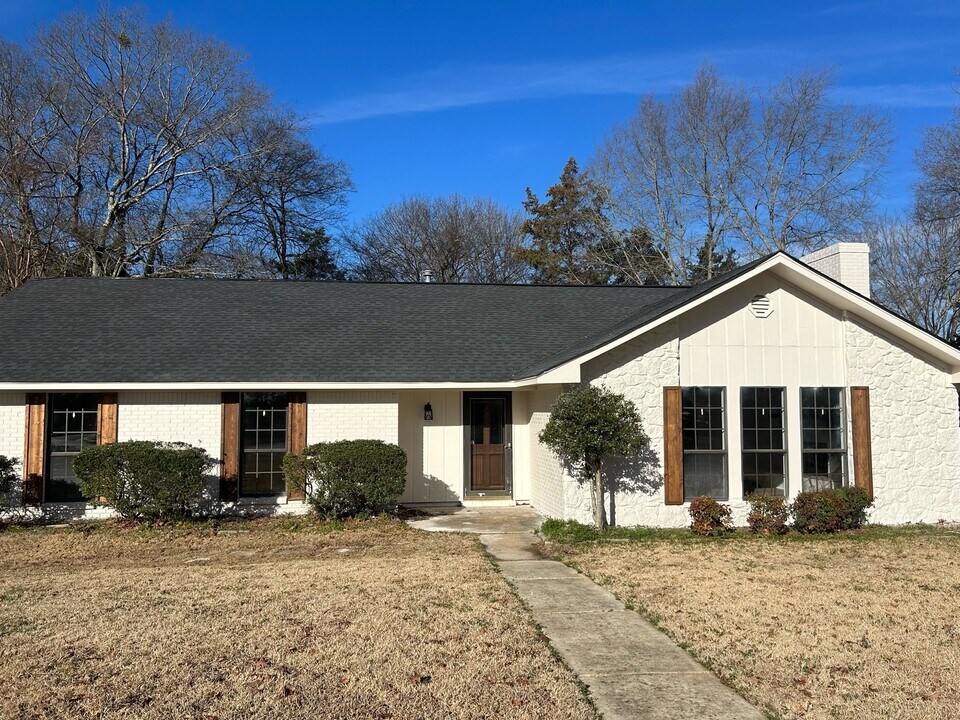 2002 Bob White Dr in Tupelo, MS - Building Photo