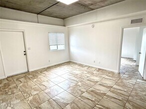 1255 NE 128th St in North Miami, FL - Building Photo - Building Photo