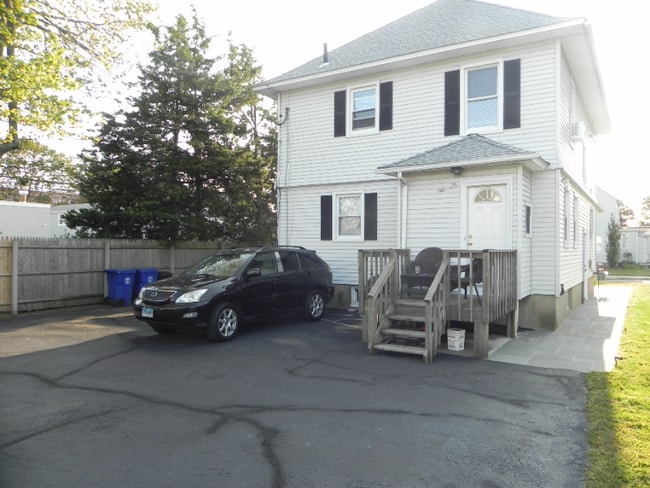 2 Edlie Ave in Norwalk, CT - Building Photo - Building Photo