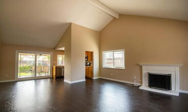 6651 Morocco St in Rancho Cucamonga, CA - Building Photo - Building Photo