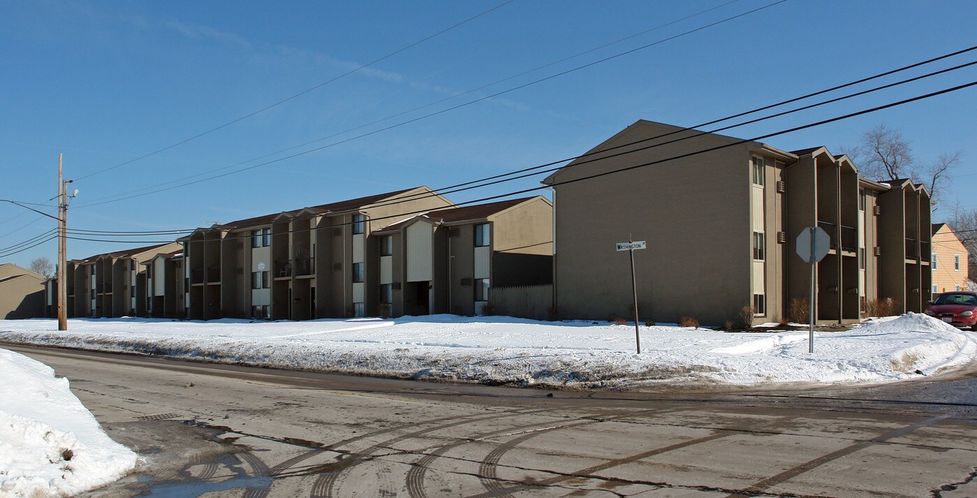 Washington Townhomes in Lorain, OH - Foto de edificio