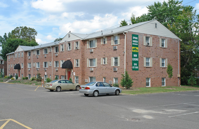 Spring Garden Apartments in Clementon, NJ - Foto de edificio - Building Photo