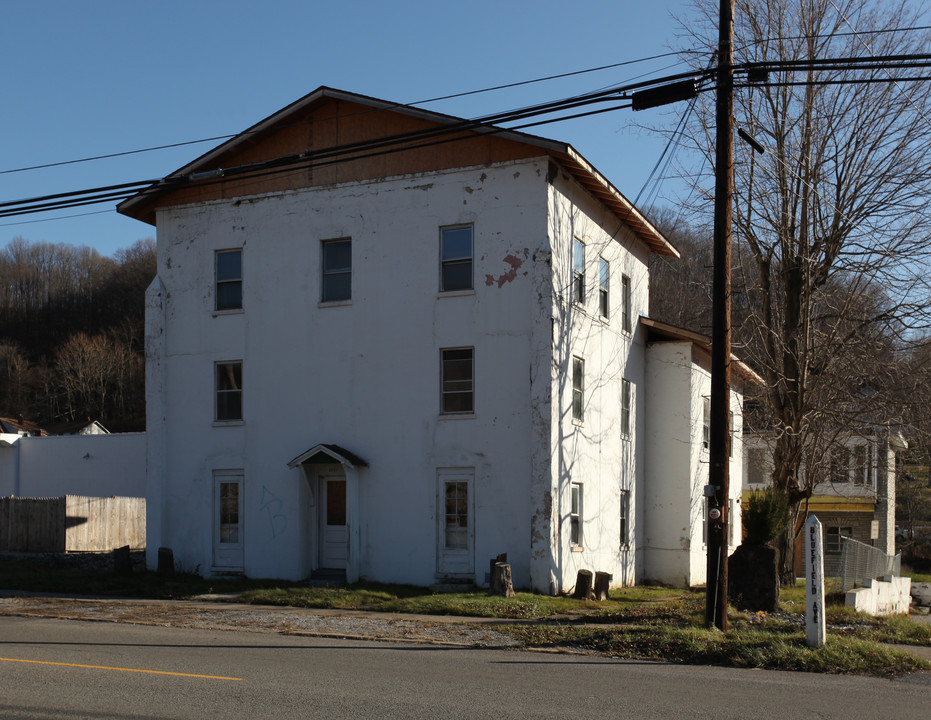 2327 Bluefield Ave in Bluefield, WV - Building Photo