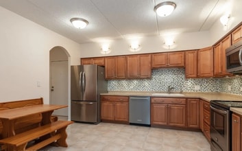 12900 W Heiden Cir in Lake Bluff, IL - Building Photo - Building Photo