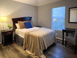 4718 Dorchester Heights Ln in Austin, TX - Foto de edificio - Building Photo