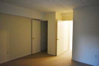 55 Broadlawn Park, Unit 1 in Boston College, MA - Building Photo - Building Photo