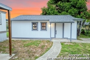 215 Greenlawn Ave in Pleasanton, TX - Building Photo - Building Photo