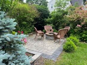 1295 Main St, Unit #2 in Concord, MA - Foto de edificio - Building Photo