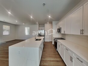 5771 Morgans Mile St in Las Vegas, NV - Building Photo - Building Photo