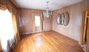 102 Margin St in Salem, MA - Foto de edificio - Building Photo