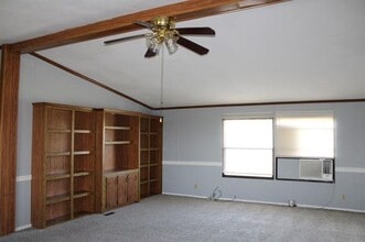 8644 Dustin Dr in Quinlan, TX - Building Photo - Building Photo