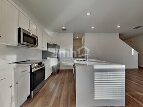 6727 Atlantic Bch Ave in Wesley Chapel, FL - Foto de edificio - Building Photo