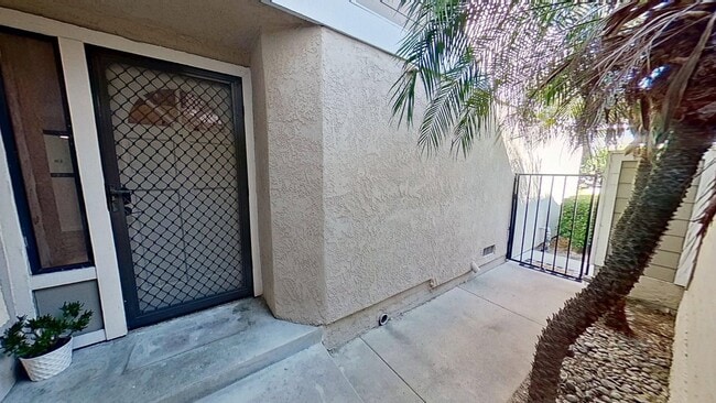 22097 Newbridge Dr in Lake Forest, CA - Building Photo - Building Photo