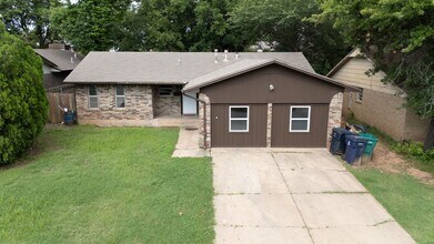 5017 S Briarwood Dr in Oklahoma City, OK - Building Photo - Building Photo