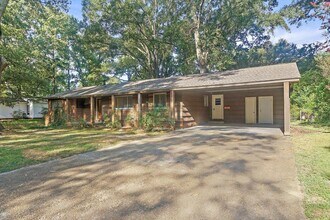 111 Chiswick Cir in Jackson, MS - Building Photo - Building Photo