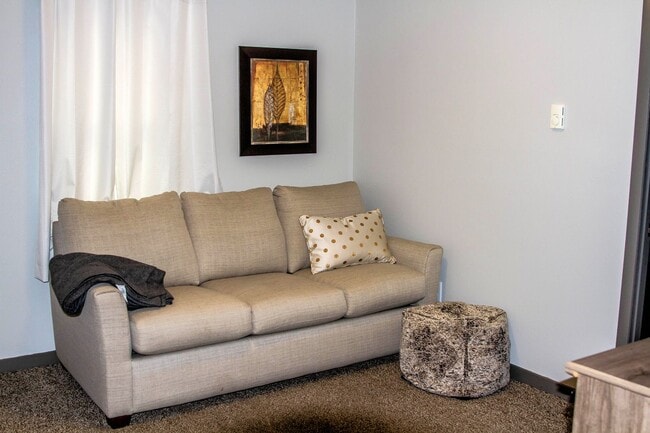 422 1/2 W New York Ave in Creston, IA - Building Photo - Building Photo