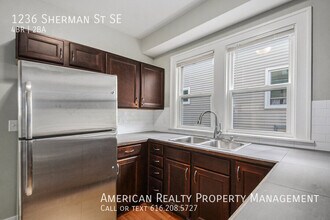 1236 Sherman St SE in Grand Rapids, MI - Building Photo - Building Photo