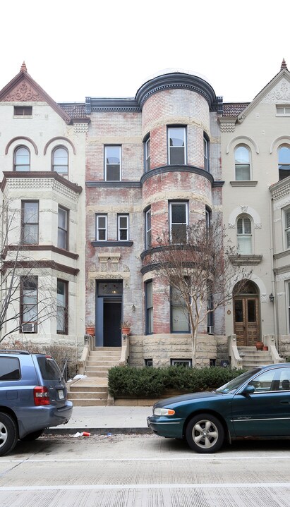 1627 R St NW in Washington, DC - Building Photo