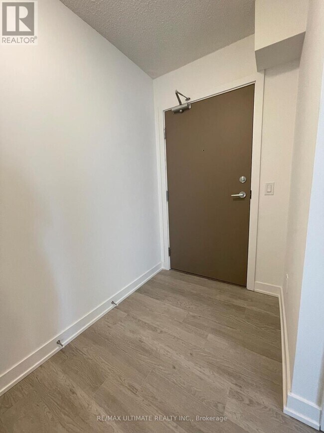 1010 Sandy Beach Rd in Pickering, ON - Building Photo - Building Photo