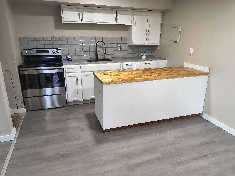 9035 SE Division St in Portland, OR - Building Photo