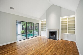 5134 Longmont Dr in Houston, TX - Building Photo - Building Photo