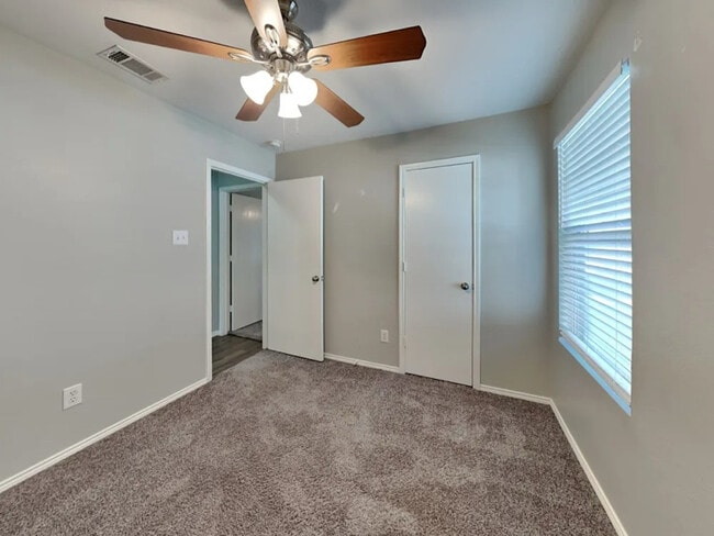 1733 Vineridge Ln in Burleson, TX - Building Photo - Building Photo