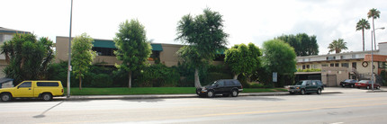 4444 Woodman Ave in Sherman Oaks, CA - Building Photo - Building Photo