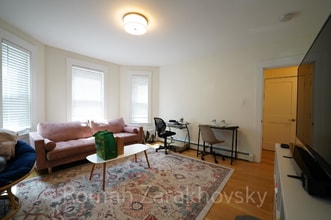 319 Columbia St in Cambridge, MA - Building Photo - Building Photo