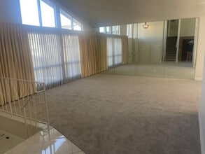 7792 Citadel Cir in Westminster, CA - Foto de edificio - Building Photo