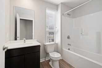 600 Douglas St NW, Unit 620A in Grand Rapids, MI - Building Photo - Building Photo