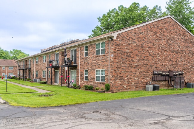 Beech Grove Apartments in Jeffersonville, IN - Building Photo - Building Photo