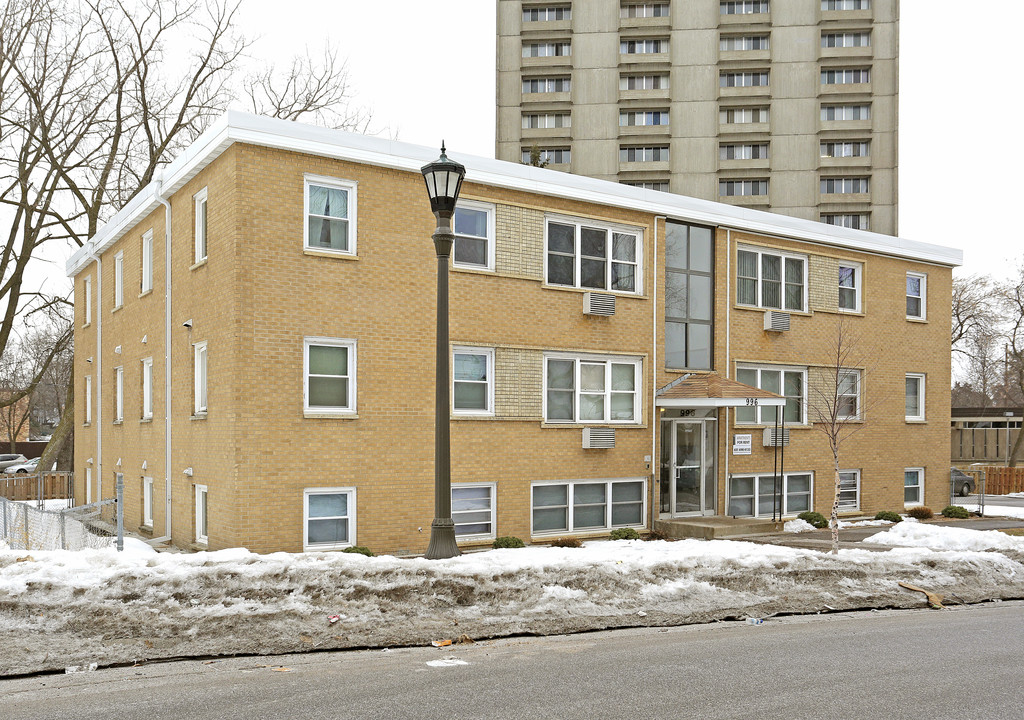 996 Grotto Apartments in St. Paul, MN - Building Photo