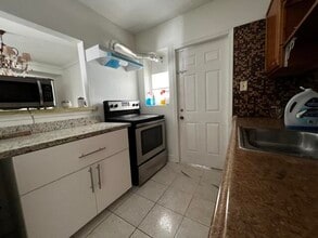 1125 NW 144th St in Miami, FL - Building Photo - Building Photo