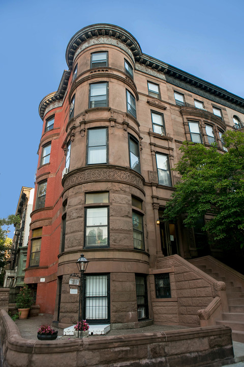 73 8th Ave in Brooklyn, NY - Building Photo