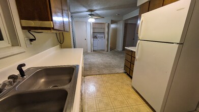 807 E F St in Moscow, ID - Foto de edificio - Building Photo